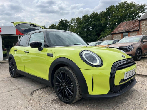 MINI Hatch  1.5 Cooper Exclusive Steptronic Euro 6 (s/s) 5dr