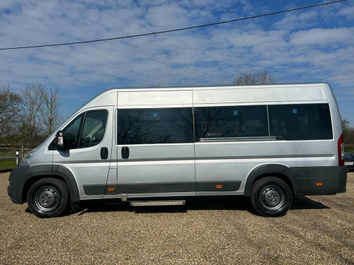 Peugeot Boxer  2.2 HDi 440 FWD L4 H2 4dr