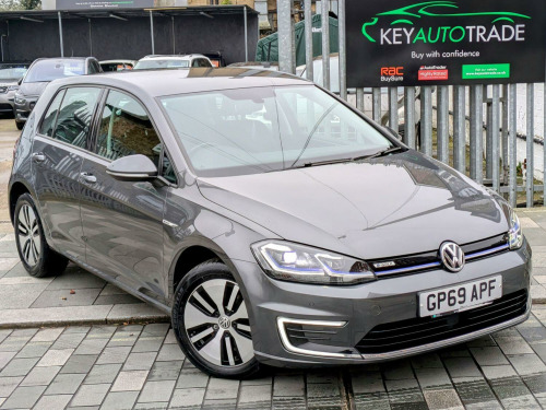 Volkswagen Golf 35.8kWh e-Golf