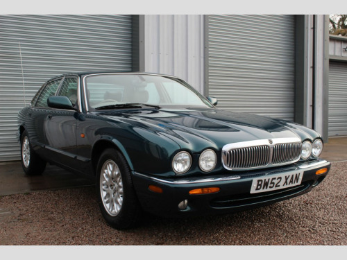 Jaguar XJ  3.2 V8 Executive (X308)