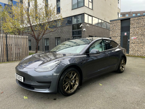 Tesla Model 3  Standard Range Plus Auto RWD 4dr