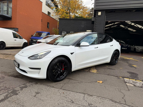 Tesla Model 3  (Dual Motor) Long Range Auto 4WDE 4dr