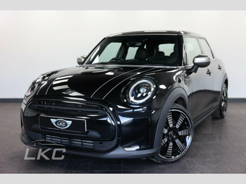 MINI Hatch  1.5 Cooper Exclusive Steptronic Euro 6 (s/s) 5dr