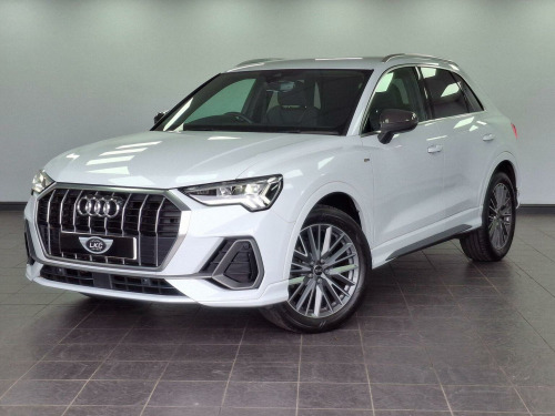 Audi Q3  1.5 TFSI CoD 35 S line S Tronic Euro 6 (s/s) 5dr 