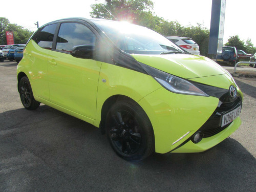 Toyota AYGO  1.0 VVT-i x-cite 3 Yellow Bi-Tone