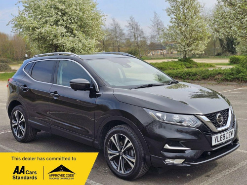 Nissan Qashqai  1.3 DIG-T N-Connecta Euro 6 (s/s) 5dr