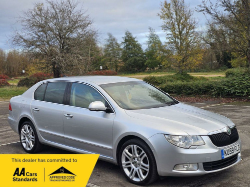 Skoda Superb  2.0 TDI Elegance DSG Euro 4 5dr 
