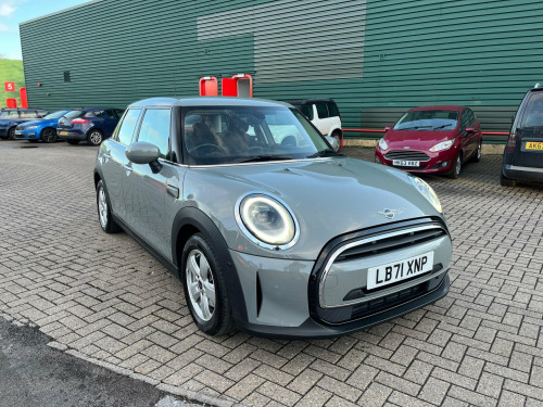 MINI Hatch  1.5 Cooper Classic Euro 6 (s/s) 5dr