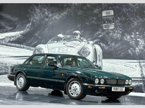 Jaguar XJ 4.0 Sport 4dr