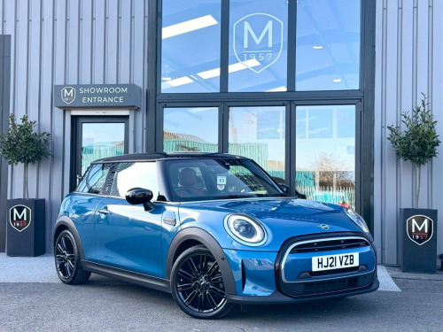 MINI Hatch  1.5 Cooper Exclusive Steptronic Euro 6 (s/s) 3dr