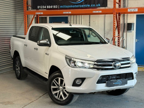 Toyota Hi-Lux  2.4 D-4D Invincible Auto 4WD Euro 6 (s/s) 4dr (TSS) 