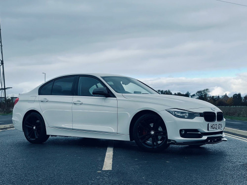 BMW 3 Series  2.0 320i Sport Saloon