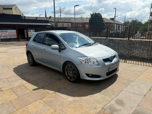 Toyota Auris  1.6 VVT-i SR 5dr