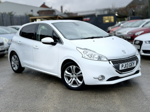 Peugeot 208  1.2 