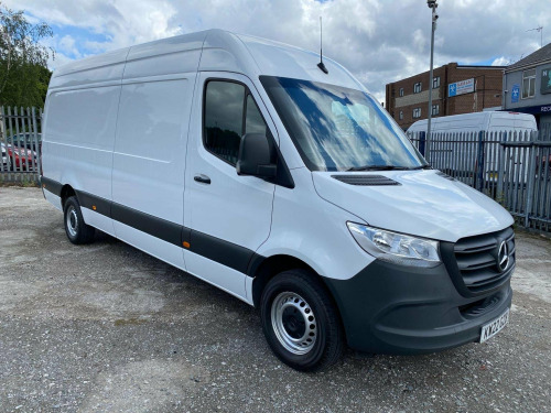 Mercedes-Benz Sprinter  2.0 315 CDI Progressive RWD L3 H2 Euro 6 (s/s) 5dr