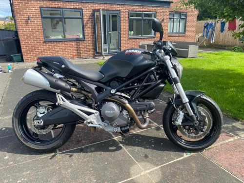 Ducati MONSTER 696  696