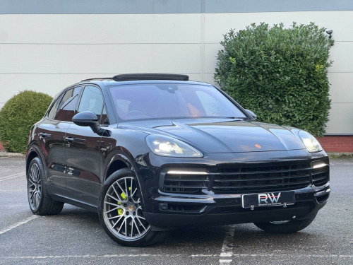 Porsche Cayenne  3.0 V6 E-Hybrid 17.9kWh TiptronicS 4WD Euro 6 (s/s) 5dr (3.6kW Charger)