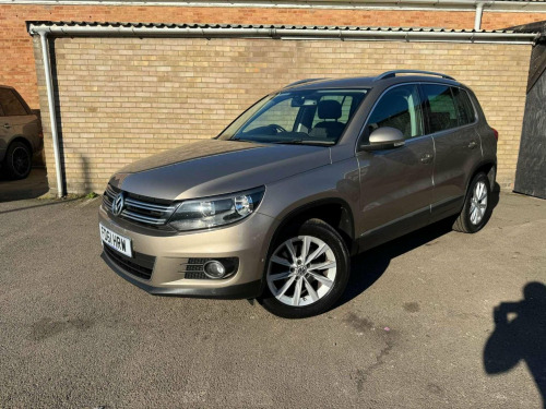 Volkswagen Tiguan  2.0 TDI BlueMotion Tech SE DSG 4WD Euro 5 (s/s) 5dr