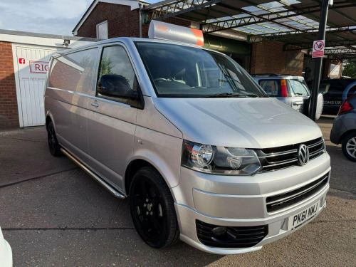 Volkswagen Transporter Sportline  2.0 TDI Sportline T32 L3 H1 4dr