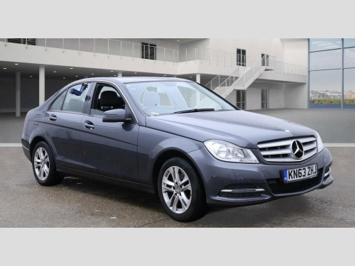 Mercedes-Benz C-Class C200 2.1 C200 CDI Executive SE G-Tronic+ Euro 5 (s/s) 4dr 