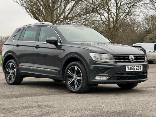 Volkswagen Tiguan  2.0 TDI BlueMotion Tech SE Navigation DSG 4Motion Euro 6 (s/s) 5dr