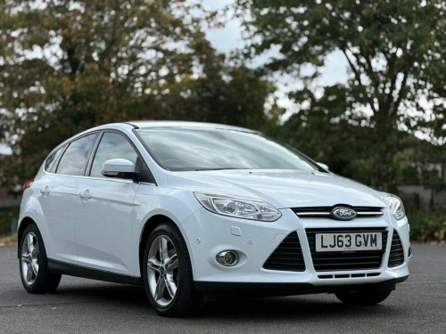 Ford Focus  1.0T EcoBoost Titanium X Euro 5 (s/s) 5dr