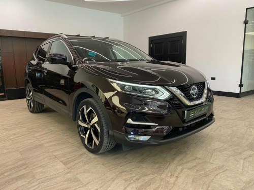 Nissan Qashqai  1.3 DIG-T N-Motion Euro 6 (s/s) 5dr