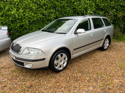 Skoda Octavia  2.0 FSI Elegance