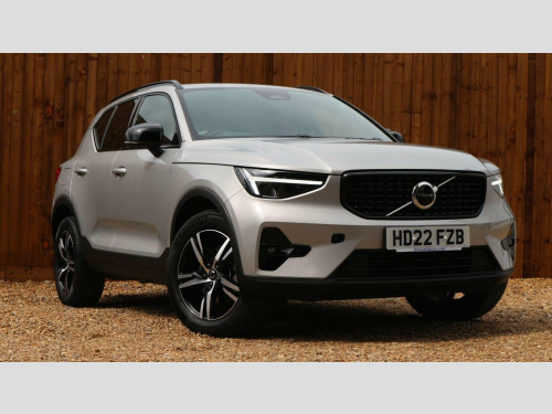 Volvo XC40  2.0 B3 MHEV Plus DCT Auto Euro 6 (s/s) 5dr