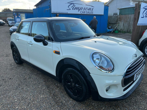 MINI Hatch  1.5 Cooper Euro 6 (s/s) 5dr