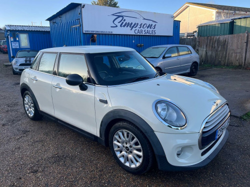 MINI Hatch  1.5 Cooper D Auto Euro 6 (s/s) 5dr 