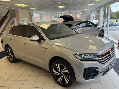 Volkswagen Touareg 3.0 TDI V6 R-Line Tech SUV 5dr Diesel Tiptronic 4Motion Euro 6 (s/s) (286 p