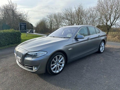 BMW 5 Series  4.4 550i V8 SE Steptronic Euro 5 4dr