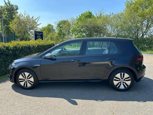 Volkswagen Golf  35.8kWh e-Golf Auto 5dr