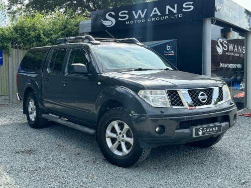 Nissan Navara  2007 Nissan Navara Aventura 2.5 dCi Diesel Manual 4 Door Pick-Up Grey.