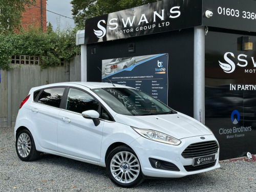 Ford Fiesta  2014 Ford Fiesta 1.0 EcoBoost Titanium Petrol Manual 5 Door Hatchback White