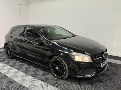 Mercedes-Benz A-Class  1.5 A180d AMG Line 