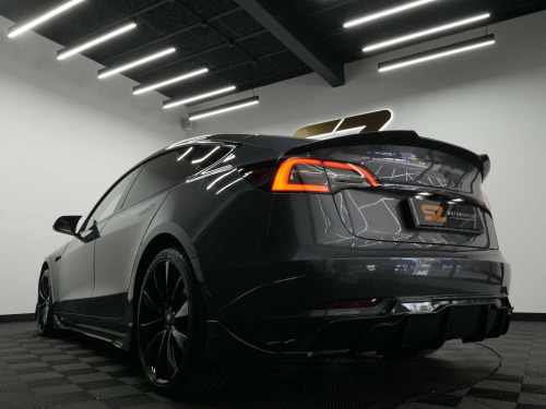 Tesla Model 3  (Dual Motor) Long Range Auto 4WDE 4dr