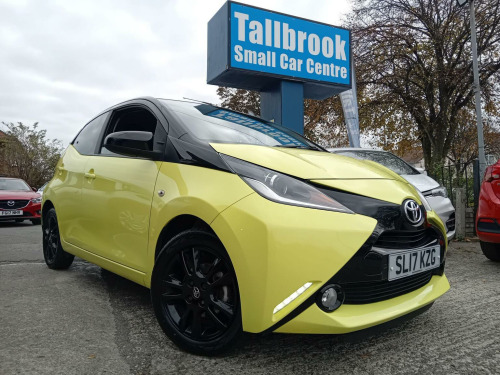 Toyota AYGO  1.0 VVT-i x-cite 3 Yellow Bi-Tone Euro 6 5dr