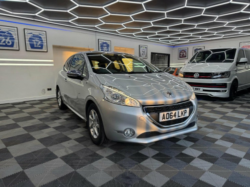 Peugeot 208  1.2 VTi PureTech Style Euro 5 3dr