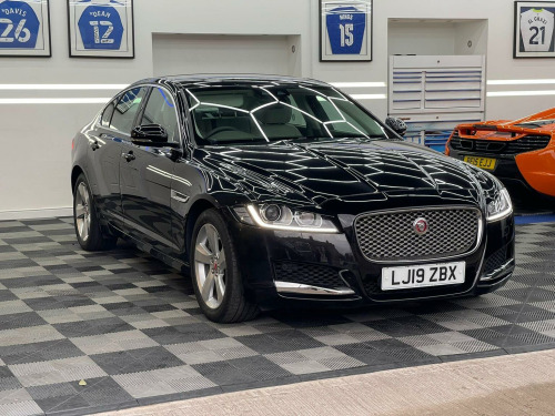 Jaguar XF  2.0i Portfolio Auto Euro 6 (s/s) 4dr
