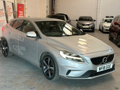 Volvo V40  2.0 R-Design T2 