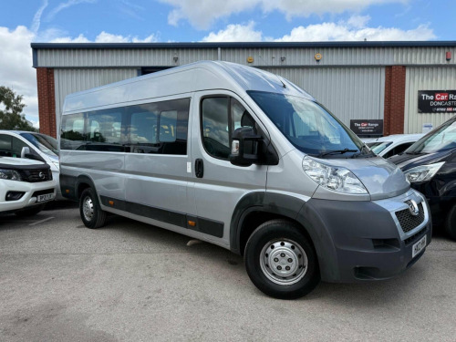 Peugeot Boxer  3.0 HDi 440 FWD L4 H2 4dr