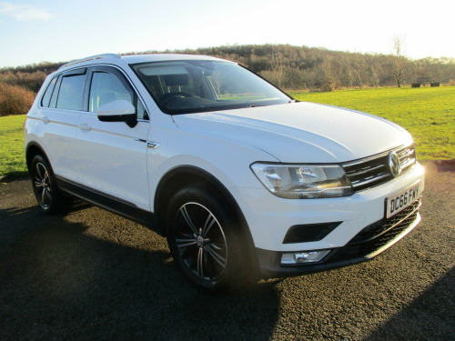 Volkswagen Tiguan  2.0 TDI BlueMotion Tech SE Navigation DSG 4Motion Euro 6 (s/s) 5dr