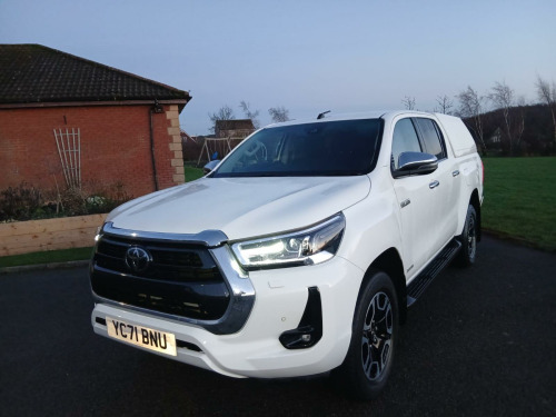 Toyota Hi-Lux  2.8 D-4D Invincible Auto 4WD Euro 6 (s/s) 4dr