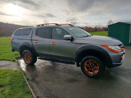 Mitsubishi L200  2.4 DI-D DC Barbarian SVP II 4WD Euro 6 4dr