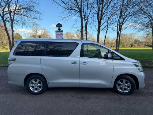 Toyota Alphard  2.4 PETROL AUTOMATIC TWIN SUNROOF