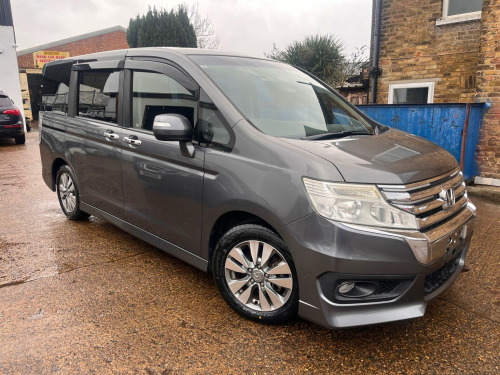Honda Stepwagon  SPADA 2.0 PETROL AUTOMATIC 8 SEATER 