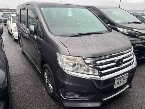 Honda Stepwagon  SPADA 2.0 PETROL AUTOMATIC 8 SEATER