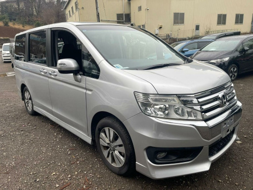 Honda Stepwagon  COOL SPADA 2.0 PETROL AUTOMATIC 8 SEATER 